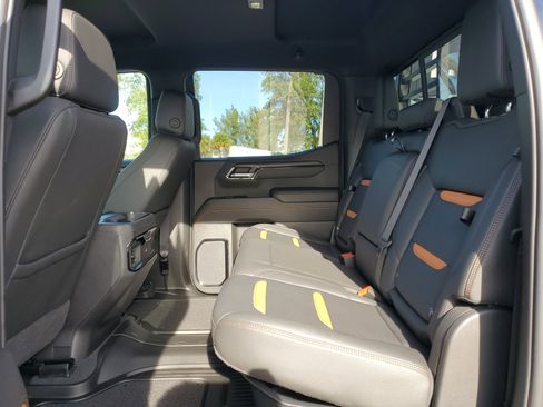 Used 2024 GMC Sierra 1500 AT4 w/ Technology Package image 14