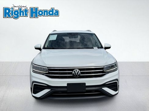 Used 2024 Volkswagen Tiguan SE AWD/4WD image 5