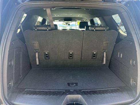Used 2025 Chevrolet Tahoe LT RWD image 30