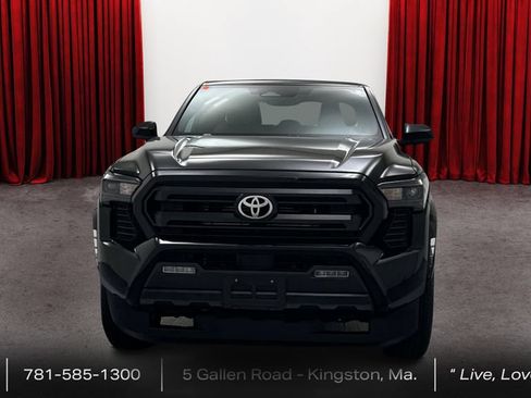 Certified 2024 Toyota Tacoma SR5 AWD/4WD image 2