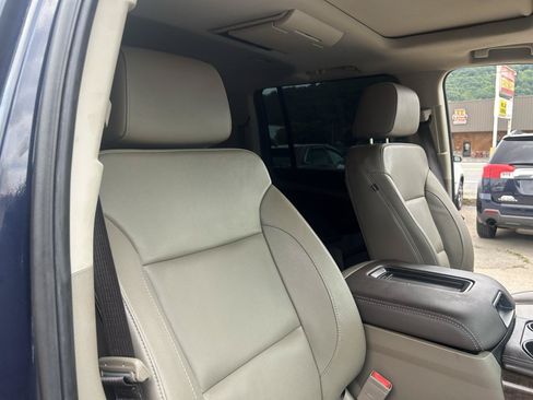 Used 2017 Chevrolet Suburban LT AWD/4WD image 57