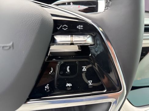 New 2026 Cadillac Vistiq Luxury w/ LPO, Floor Liner Package image 31