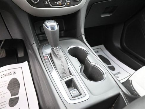 Used 2018 Chevrolet Equinox LS image 21