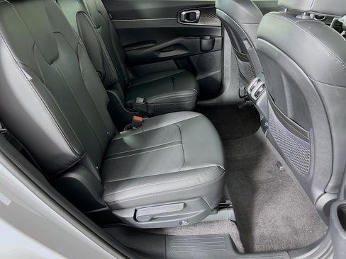 New 2025 Kia Sorento EX image 24