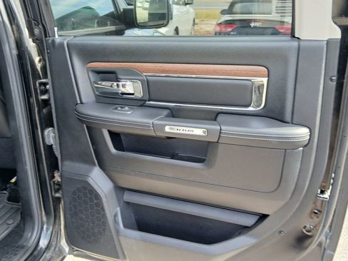 Used 2014 RAM 1500 Laramie w/ Convenience Group image 19