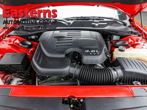 Used 2023 Dodge Challenger SXT image 7