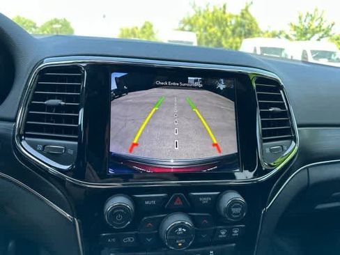 Certified 2020 Jeep Grand Cherokee Limited AWD/4WD image 11