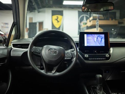 Used 2023 Toyota Corolla LE FWD image 17