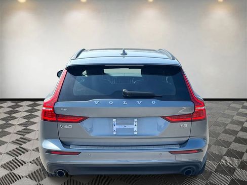 Used 2020 Volvo V60 T5 Momentum w/ Protection Package image 4