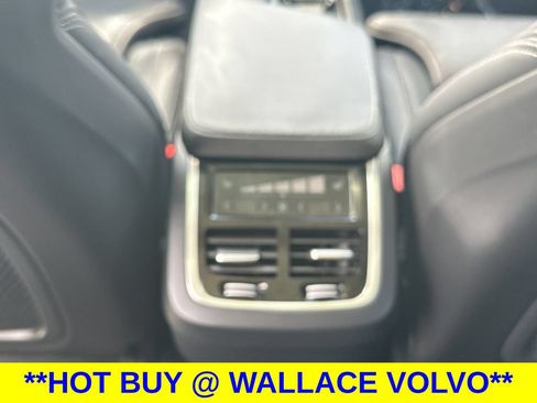 Used 2023 Volvo XC90 B6 Ultimate w/ Lounge Package AWD/4WD image 12