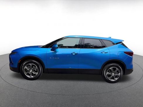 Used 2025 Chevrolet Blazer LT FWD image 10