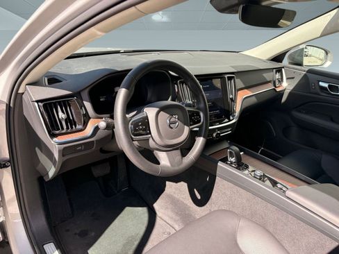 Certified 2025 Volvo V60 B5 Cross Country Plus image 4