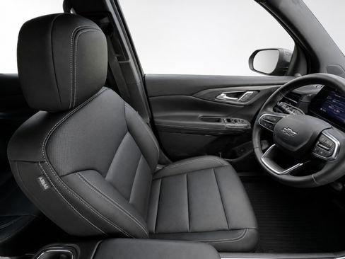 Used 2025 Chevrolet Traverse LT w/ Midnight/Sport Edition FWD image 10