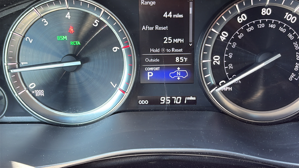 Used 2018 Lexus LX 570 4WD w/ Luxury Package image 21