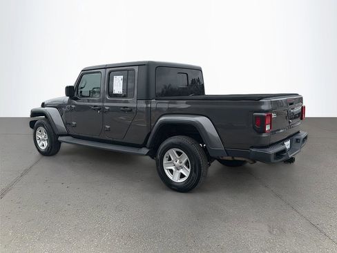 Used 2022 Jeep Gladiator Sport image 7