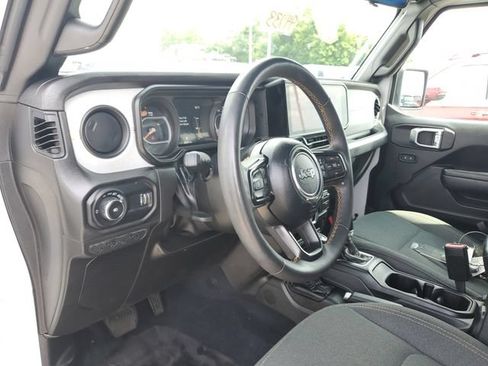 Used 2024 Jeep Wrangler Unlimited Sport AWD/4WD image 19