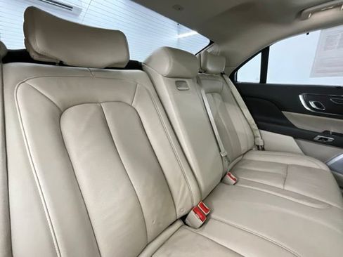 Used 2017 Lincoln Continental Reserve w/ Luxury Package AWD/4WD image 13
