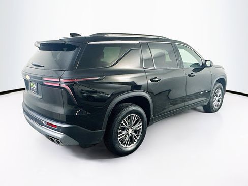 Used 2025 Chevrolet Traverse LT image 9