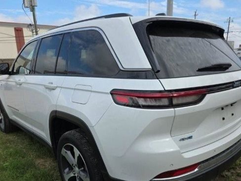 Used 2022 Jeep Grand Cherokee Limited 4xe image 9