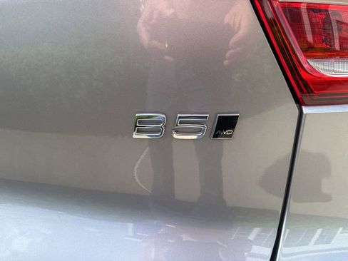 Certified 2026 Volvo XC40 B5 Plus AWD/4WD image 17