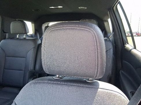 Used 2025 Chevrolet Traverse LT w/ Midnight/Sport Edition FWD image 18