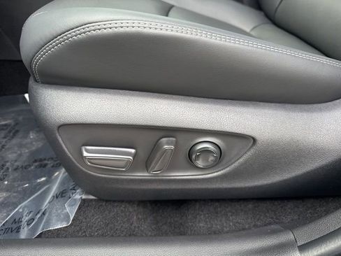 Used 2025 Toyota RAV4 Limited w/ Advanced Technology Package image 9