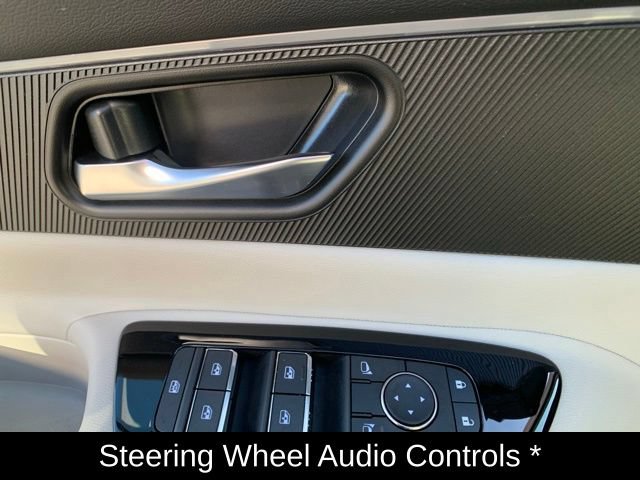 Certified 2025 Nissan Murano SV AWD/4WD image 16