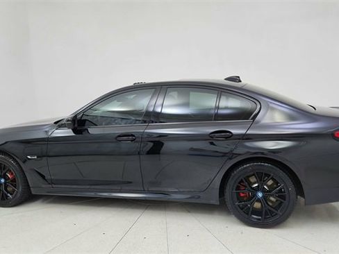 Used 2023 BMW 530e 530e iPerformance w/ M Sport Package image 4