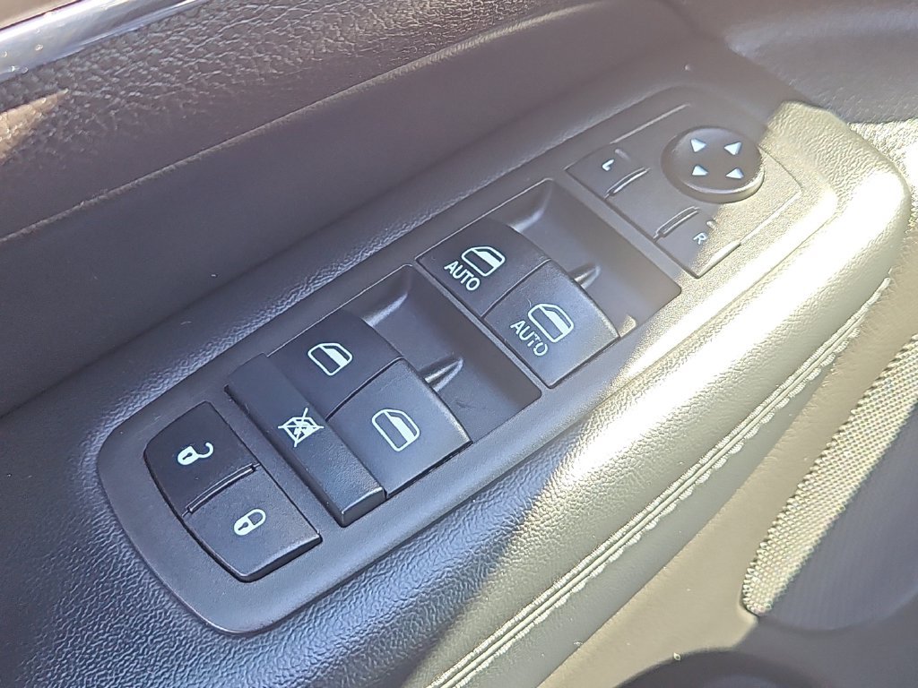 Used 2021 Jeep Grand Cherokee Limited w/ Premium Lighting Group AWD/4WD image 31