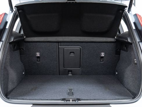 New 2026 Volvo XC40 B5 Plus w/ Protection Package Premier image 10