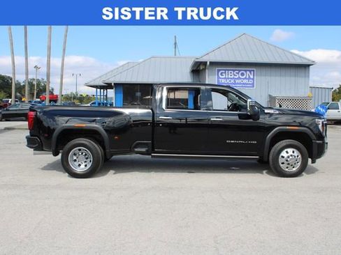 Used 2025 GMC Sierra 3500 Denali w/ Denali Reserve Package image 14