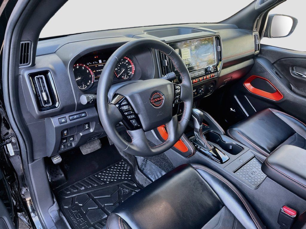 Used 2025 Nissan Frontier PRO-4X w/ Pro Premium Package AWD/4WD image 9