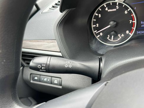 Used 2024 Nissan Altima 2.5 SV image 33