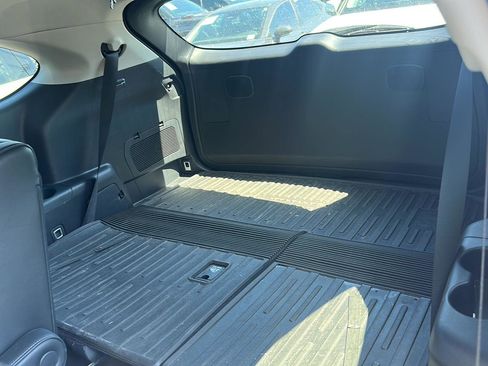 Used 2023 Toyota Highlander Platinum AWD/4WD image 9