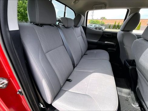 Used 2019 Toyota Tacoma SR5 AWD/4WD image 28