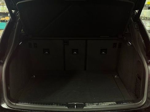 Used 2024 Porsche Macan Base image 11