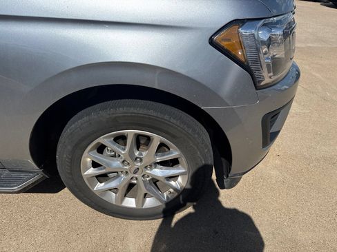 Used 2021 Ford Expedition XLT RWD image 4