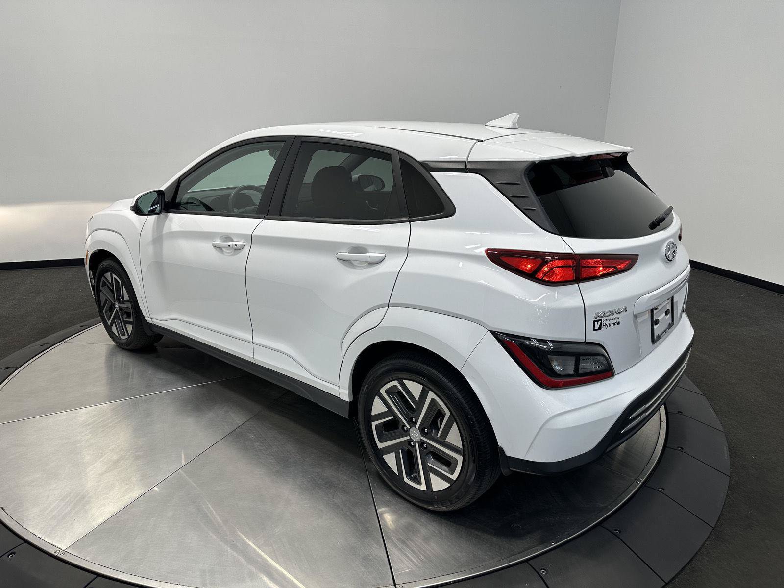 Certified 2023 Hyundai Kona SE FWD image 5
