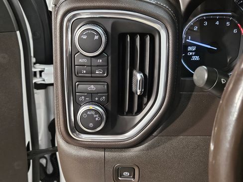 Used 2019 GMC Sierra 1500 SLE w/ SLE Value Package image 24