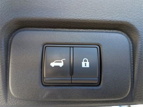 Certified 2024 Nissan Rogue Platinum w/ Platinum Premium Package image 30