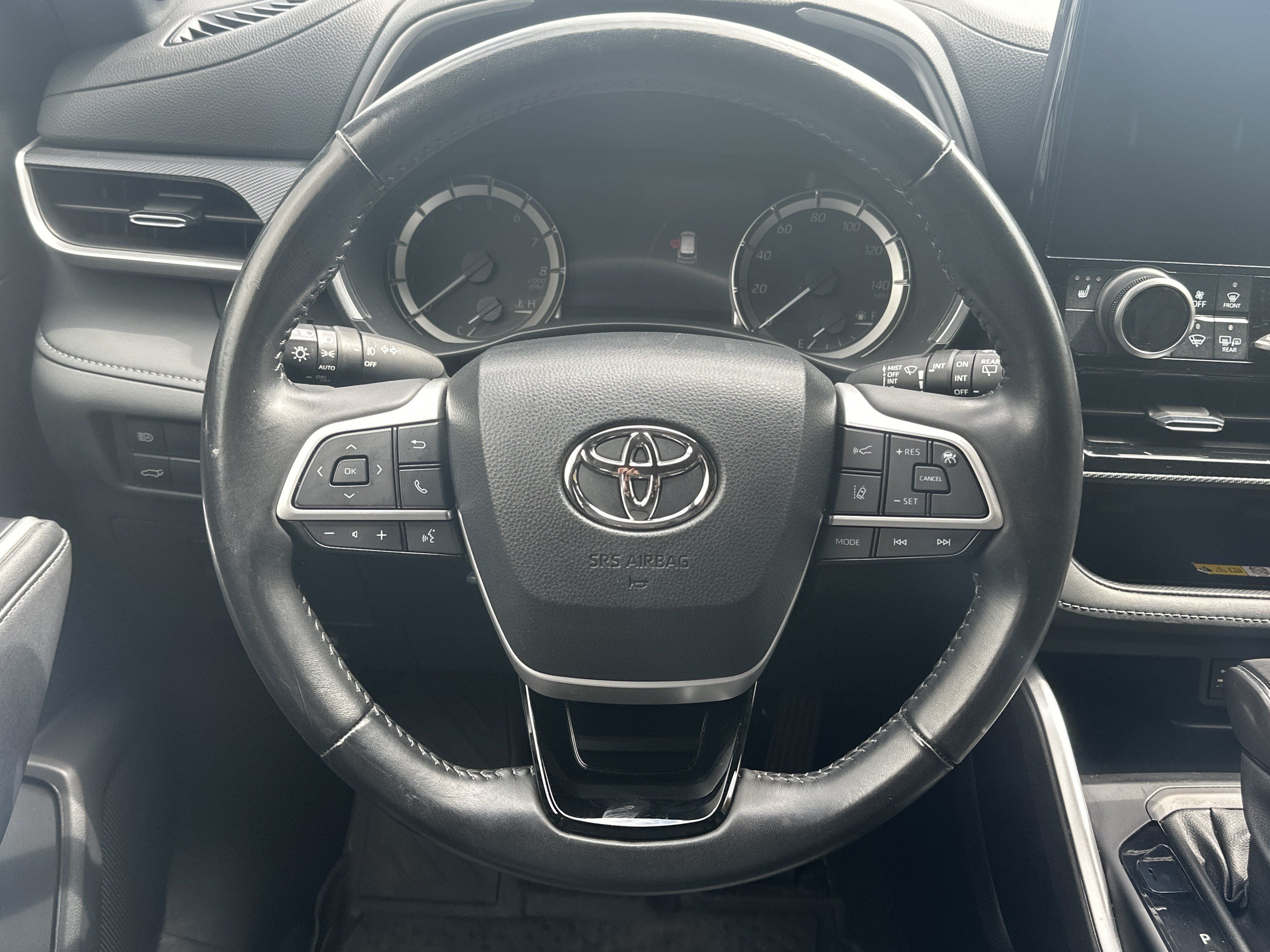 Used 2023 Toyota Highlander XSE AWD/4WD image 17