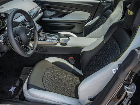 New 2025 Aston Martin Vanquish Coupe image 23