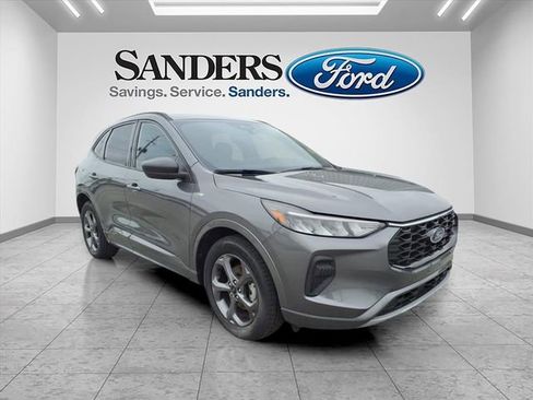 Used 2023 Ford Escape ST-Line image 1