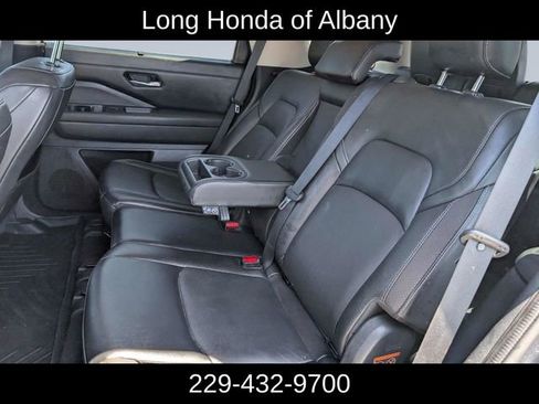 Used 2022 Nissan Pathfinder SL FWD image 17