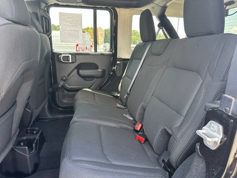 Used 2023 Jeep Wrangler Unlimited Sport AWD/4WD image 32