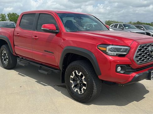 Used 2023 Toyota Tacoma TRD Off-Road w/ Technology Package image 15