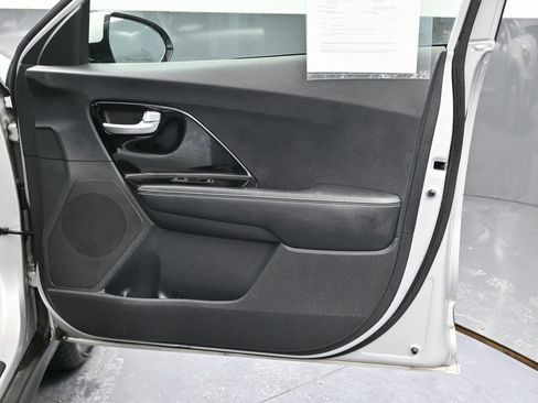 Used 2020 Kia Niro EX w/ Cold Weather Package image 31