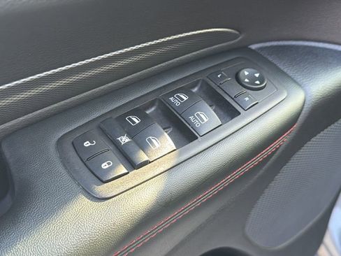 Used 2025 Dodge Durango GT AWD/4WD image 12