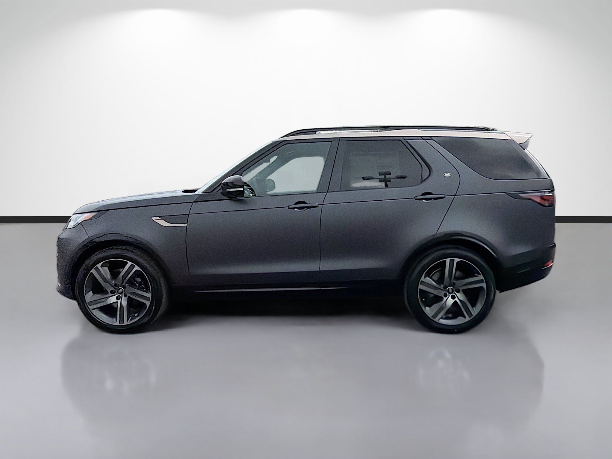 New 2026 Land Rover Discovery Limited Edition AWD/4WD image 2