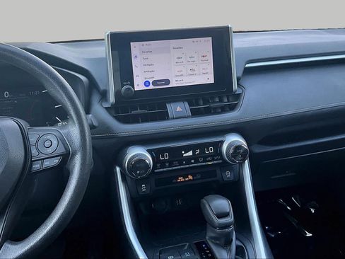 Used 2023 Toyota RAV4 XLE AWD/4WD image 7